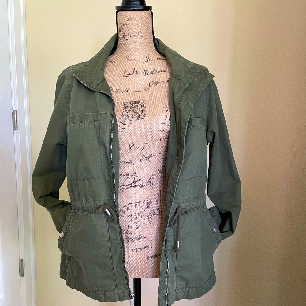 Khaki Green Light Jacket - Size Medium